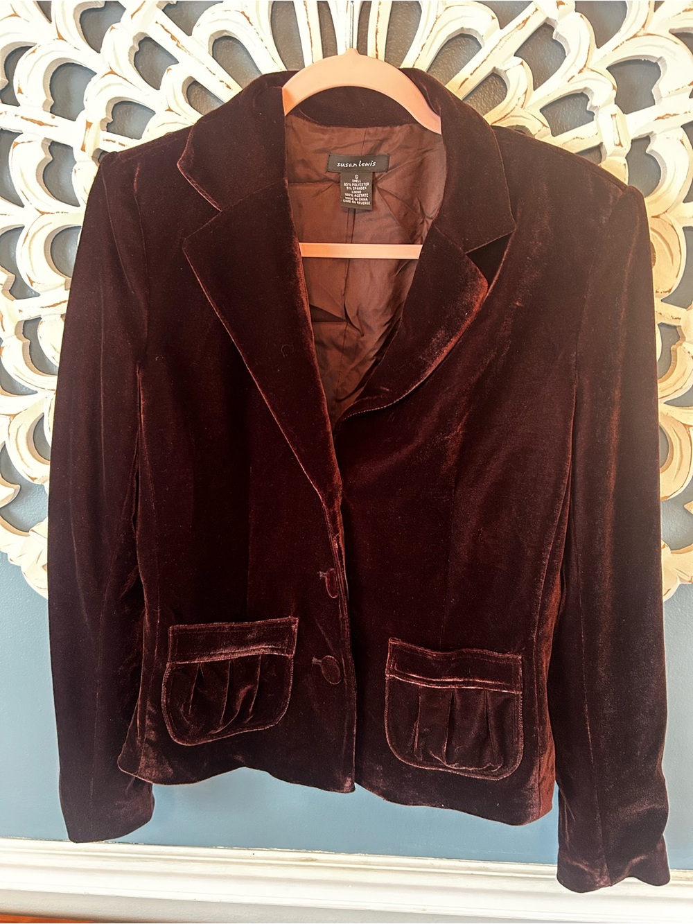 Susan Lewis  Women's Velvet Blazer Jacket in Deep Burgundy